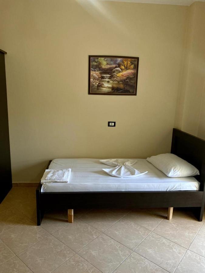 Vlorë Al Hotel מראה חיצוני תמונה