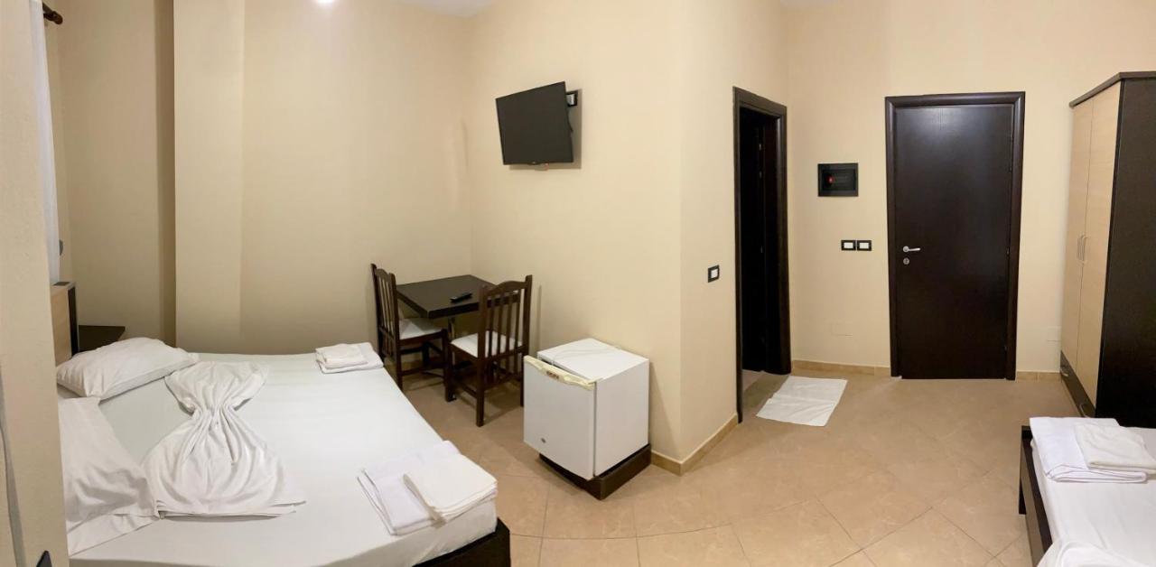 Vlorë Al Hotel מראה חיצוני תמונה