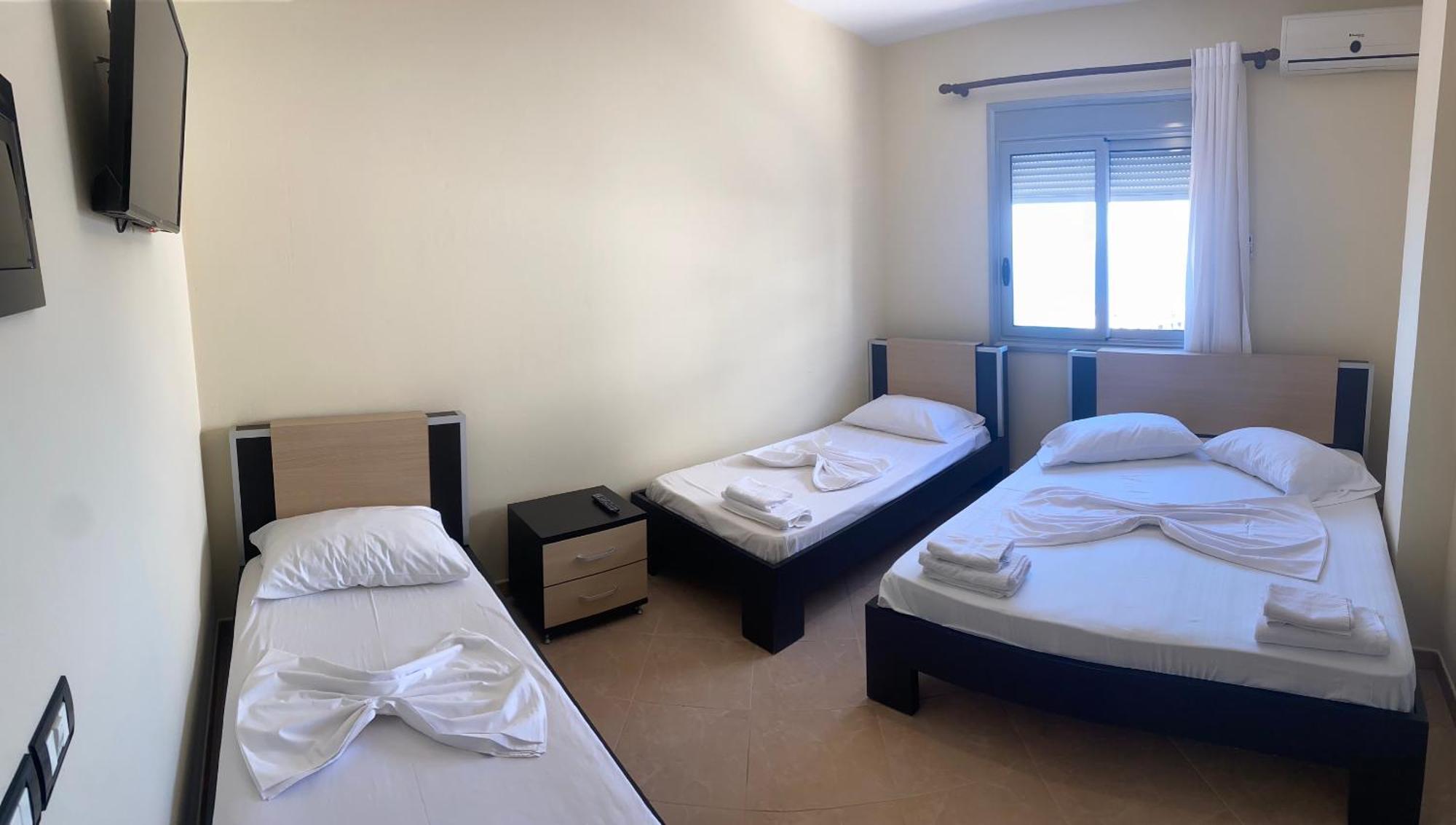 Vlorë Al Hotel מראה חיצוני תמונה