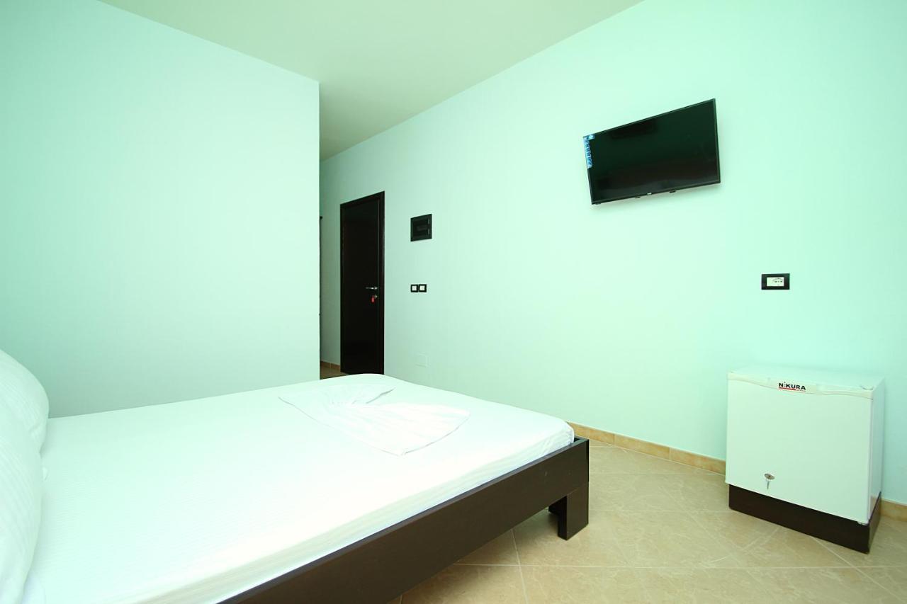 Vlorë Al Hotel מראה חיצוני תמונה